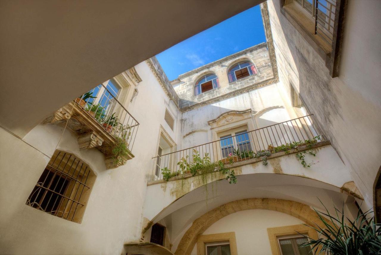 Massa House Bed & Breakfast Лече Екстериор снимка